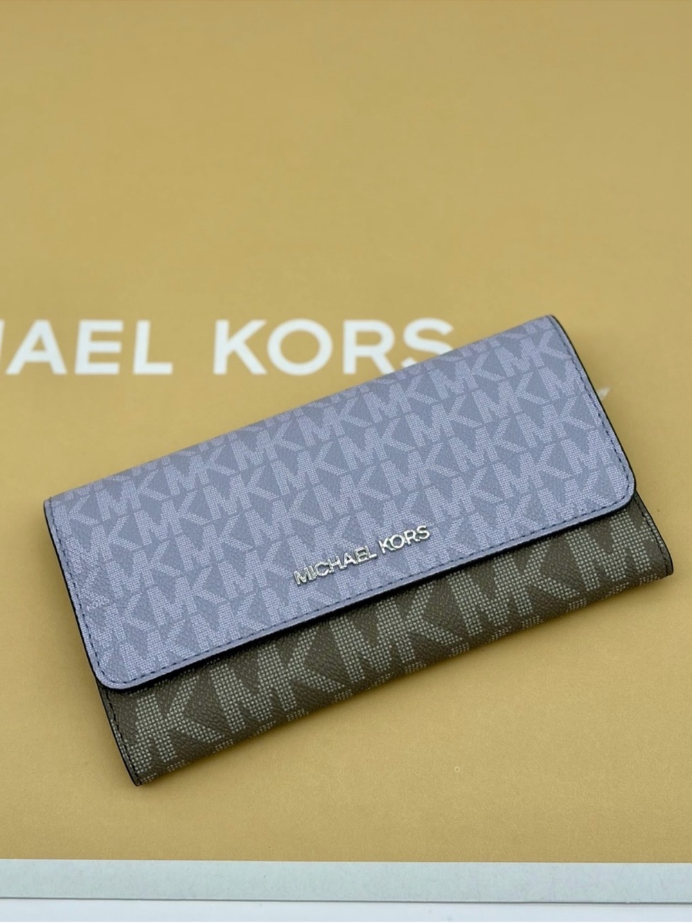 Michael Kors Jet Set Travel Trifold Wallet Lilac Multi
